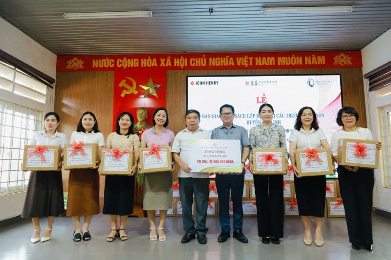 Zhishan Foundation trao tặng hơn 50 tủ sách cho các trường mầm non huyện Đakrong, Gio Linh