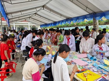 tung bung ngay hoi doc sach tai huyen quang binh ha giang