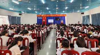 vung 4 hai quan dua thong tin ve bien dao den voi cac em hoc sinh tinh ninh thuan