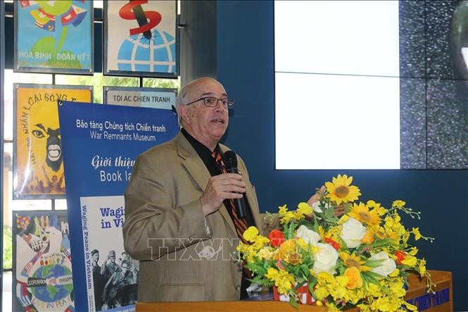 Giáo sư Ron Carver và hành trình "Tranh đấu cho hòa bình" vì Việt Nam