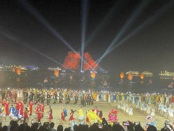 man nhan voi man bieu dien thuc canh tai carnaval ha long 2024