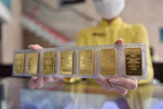 "Đu" theo giá thế giới, vàng SJC vượt 90 triệu đồng mỗi lượng