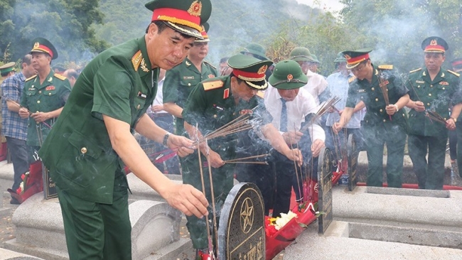 Truy điệu và an táng 15 hài cốt liệt sĩ hy sinh tại Lào