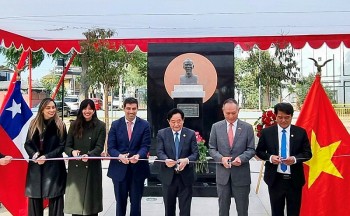 cong vien ho chi minh tai quan cerro navia nhip cau huu nghi noi lien viet nam voi chile