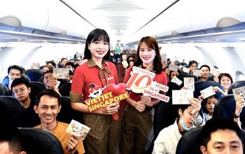 mung ky niem chuyen bay nu cuoi den singapore vietjet tang 10000 ve bay chi tu 0 dong