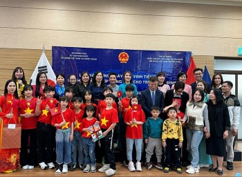 da co hang tram bai du thi tim kiem su gia tieng viet