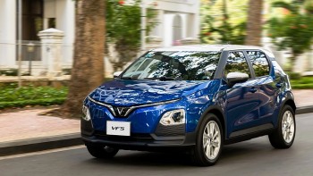 chay taxi cong nghe tai xe nen chon hang nao