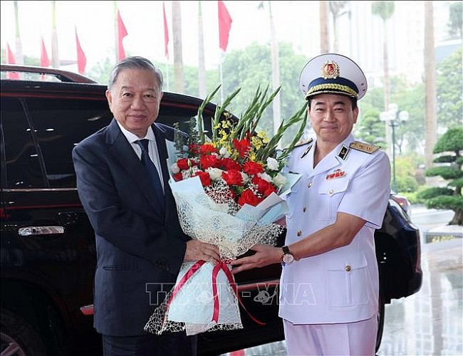 Chủ tịch nước Tô Lâm thăm và làm việc với Quân chủng Hải quân