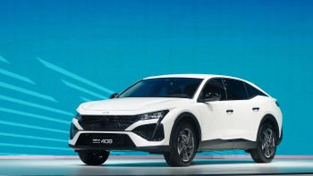 Peugeot 408 ra mắt tại Việt Nam, trang bị như xe sang