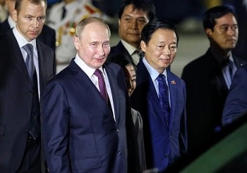 Tổng thống LB Nga Vladimir Putin bắt đầu chuyến thăm cấp Nhà nước tới Việt Nam