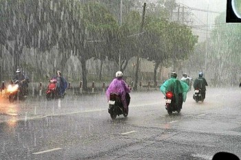 thoi tiet hom nay 236 ca nuoc giam nhiet ha noi co mua rao va dong