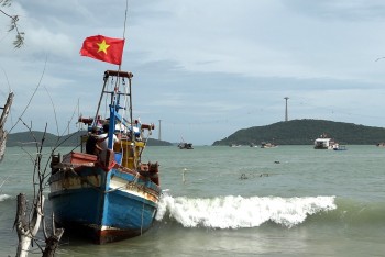 bo doi hai quan vung 5 kip thoi cuu keo tau ca ngu dan gap nan