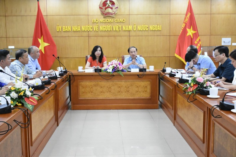 Tăng cường phối hợp giữa Ban Dân vận Trung ương và Ủy ban Nhà nước về người Việt Nam ở nước ngoài