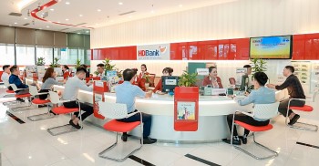hdbank chot quyen chia co tuc bang tien va co phieu tong ty le 30