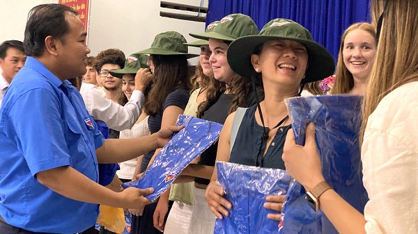 Học sinh tình nguyện Hoa Kỳ xây nhà nhân ái ở Quảng Ngãi