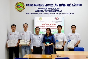 can tho ban hanh chuong trinh dong hanh cung nguoi lao dong