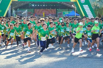 tren 10000 van dong vien tham gia giai marathon quoc te tai hau giang