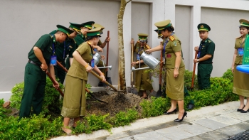 soi noi cac hoat dong giao luu giua si quan tre hai nuoc viet lao