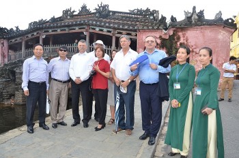 lan toa ve dep van hoa canh quan va con nguoi hoi an szentendre hungary