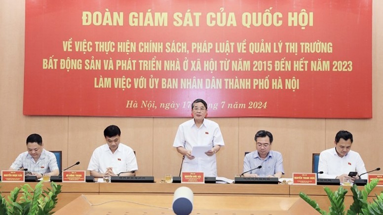 Hà Nội: Đoàn giám sát của Quốc hội khảo sát tình hình nhà ở