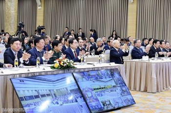 tong bi thu nguyen phu trong nguoi dan dat va tan tam voi can bo nganh ngoai giao