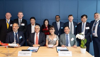 vietjet va airbus ky ket hop dong 20 tau a330neo tri gia 74 ty do la my tai farnborough airshow