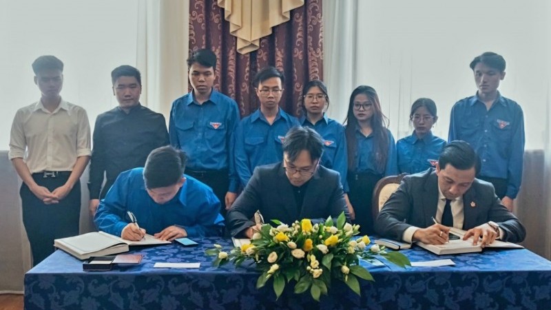 Tổng Bí thư Nguyễn Phú Trọng - Tấm gương sáng với sinh viên Việt Nam tại Nga