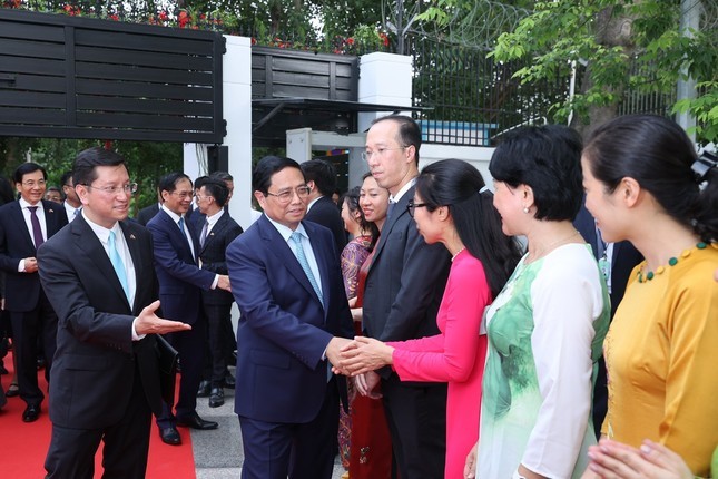 Thủ tướng Phạm Minh Chính: Đại sứ quán cần quan tâm đến kiều bào bằng những hành động cụ thể, thiết thực