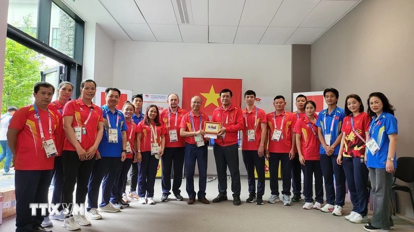 Đại sứ Việt Nam tại Pháp cổ vũ, động viên vận động viên Việt Nam tại Olympic 2024