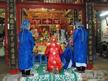 van cung ram thang 7 chuan nhat theo sach cung co truyen viet nam