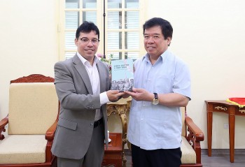 hoc gia cuba neu bat vai tro lanh dao cua dang cong san viet nam