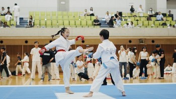120 van dong vien tham gia giai karate do cho nguoi viet tai nhat ban