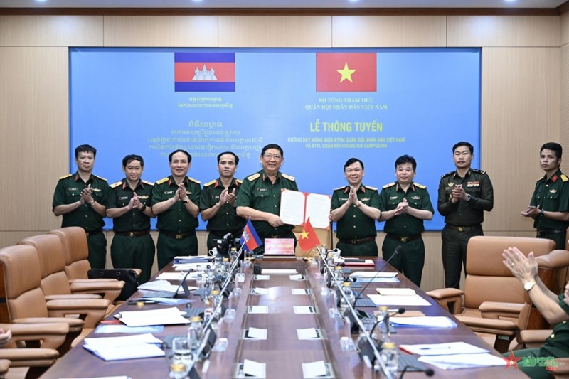 Thông tuyến đường dây nóng giữa Quân đội Việt Nam và Quân đội Campuchia