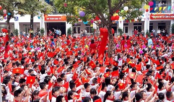 de xuat keo dai nghi le tu 29 den 59 de phu huynh duoc dua con di khai giang