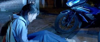 di giua troi ruc ro tap 25 toi 39 chai ban xe khoi nghiep pu gap nguy hiem