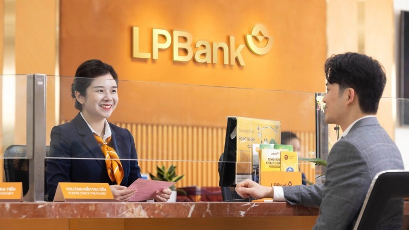 LPBank miễn nhiệm 2 Phó Tổng giám đốc, chuẩn bị họp cổ đông bất thường