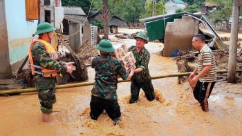 Bí thư Hà Nội chỉ đạo chủ động thực hiện "4 tại chỗ" trong khắc phục bão lũ