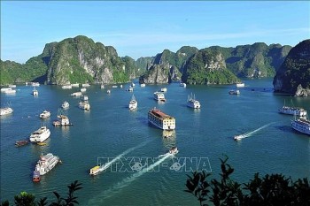 ha long san sang don khach du lich tro lai sau bao yagi