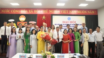 ba le thi thai thanh giu chuc chu tich hoi lien lac voi nguoi viet nam o nuoc ngoai thanh pho da nang