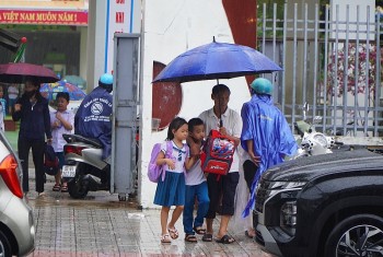 Bộ Giáo dục & Đào tạo lưu ý 17 tỉnh thành cân nhắc cho nghỉ học tránh bão số 4