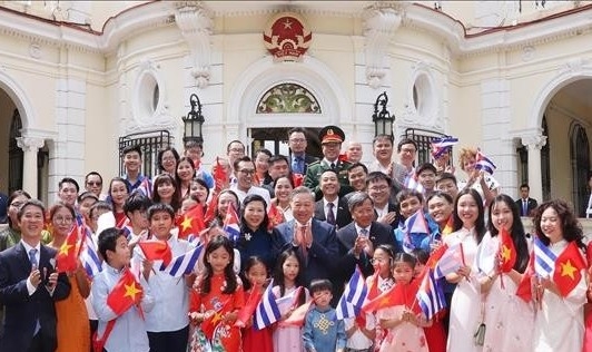 Tổng Bí thư, Chủ tịch nước Tô Lâm thăm Đại sứ quán và cộng đồng người Việt Nam tại Cuba