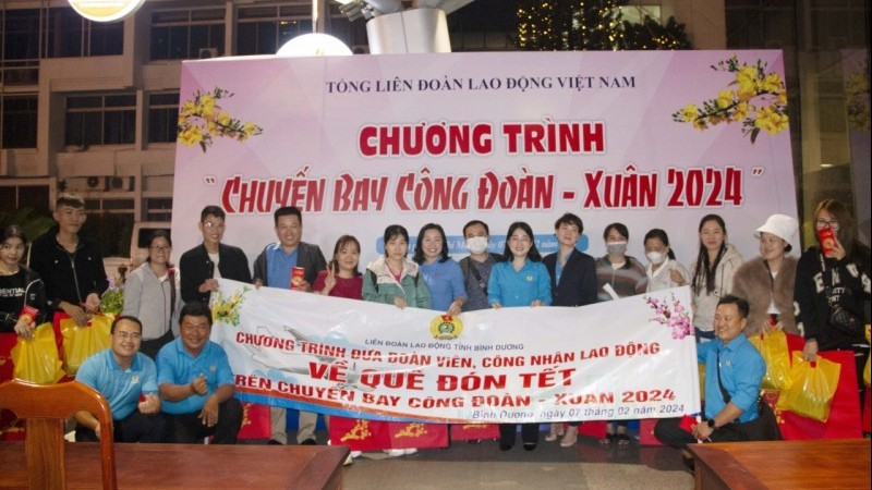 Tết Nguyên đán: Công đoàn Việt Nam hỗ trợ 2.400 vé máy bay, tàu hoả tới người lao động