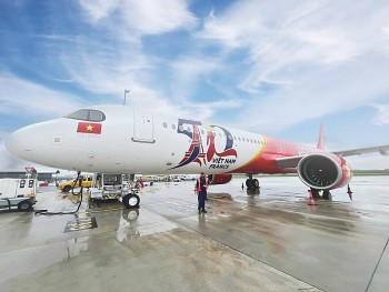 airbus va vietjet ban giao tau bay moi mang hinh anh ky niem 50 nam quan he ngoai giao viet nam phap