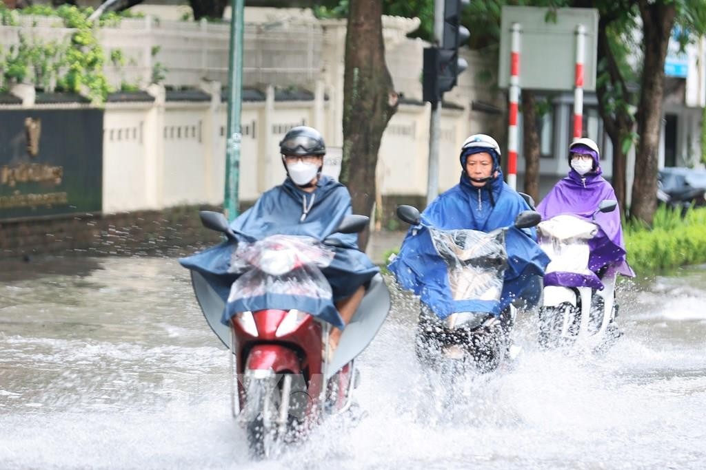 Thời tiết hôm nay (20/10): Không khí lạnh xuống phía Nam, Hà Nội và nhiều nơi có mưa rào và dông