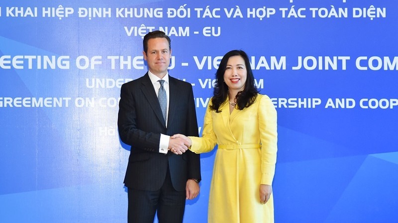 Việt Nam - EU: sẽ đẩy mạnh hợp tác quốc phòng, nông nghiệp và bảo vệ môi trường