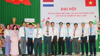 ong nguyen van vu minh giu chuc chu tich hoi huu nghi viet nam ha lan tinh dong thap