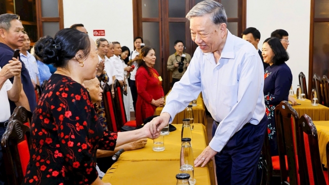 Lãnh đạo Đảng, Nhà nước chung vui ngày hội đại đoàn kết toàn dân tộc tại Hà Nội