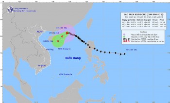 thoi tiet hom nay 1411 bao so 8 doi huong hai lan va suy yeu nhanh