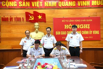 dai ta hoang quoc hoan duoc bo nhiem giu chuc vu pho chinh uy bo tu lenh vung 5 hai quan