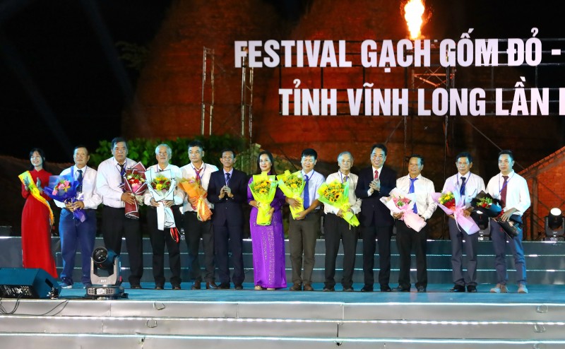 Khai mạc Festival gạch gốm đỏ - Kinh tế xanh tỉnh Vĩnh Long